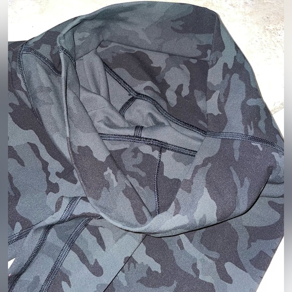 Lululemon Vuori Alo Yoga Women’s Align Crop 21” Camo Green 6 - Picture 12 of 13